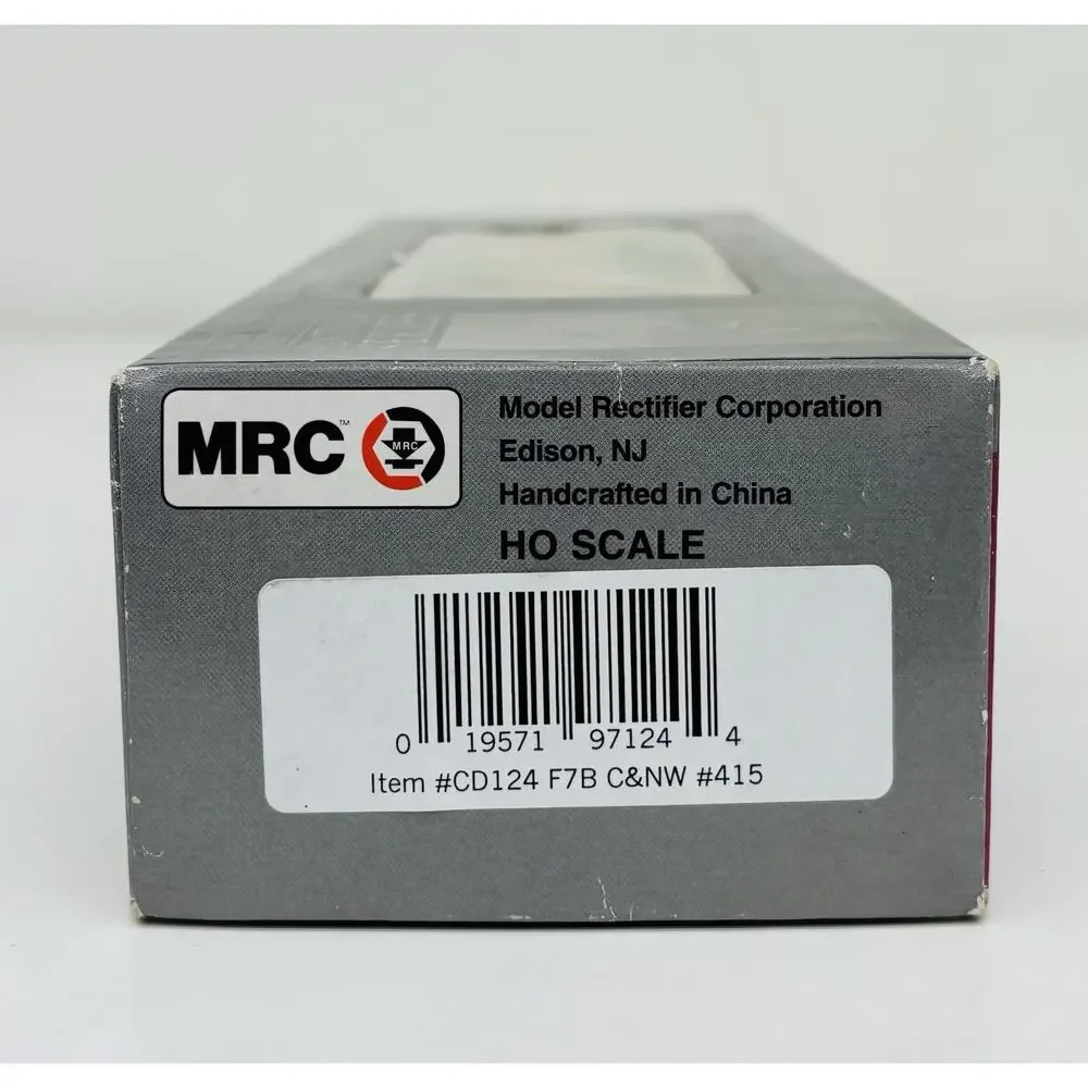 MRC Platinum HO Chicago & North Western C&NW F7B Non-Powered Dummy Diesel CD124